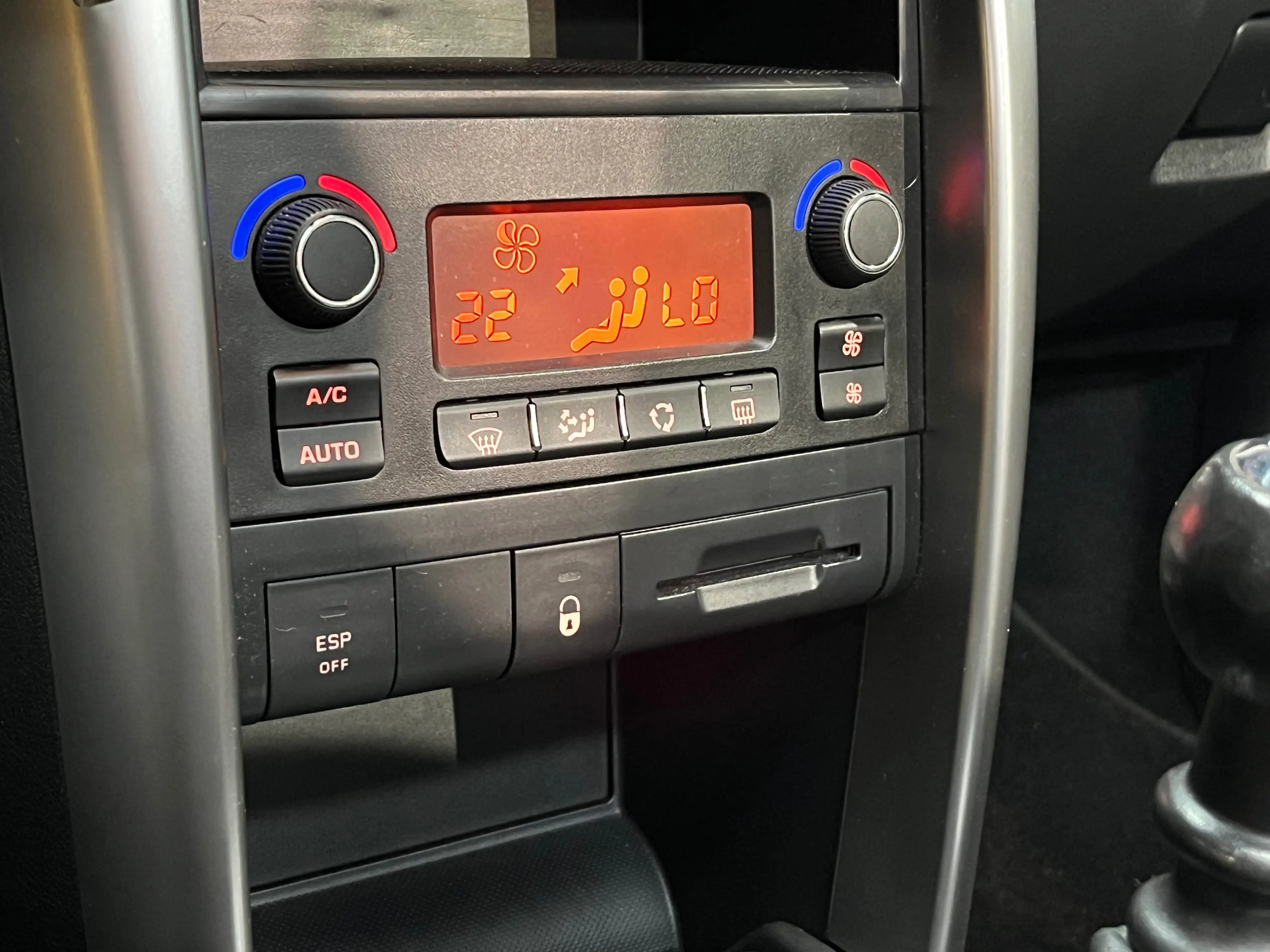 Peugeot 207 CABRIOLET 1.6i THP 156 CV*GPS*AIRCO*GARANTIE 1 AN* — photo 12