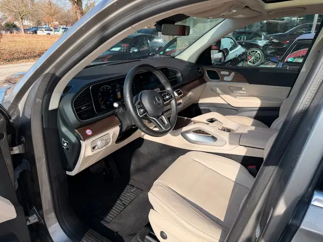 Mercedes-Benz Gle view 4