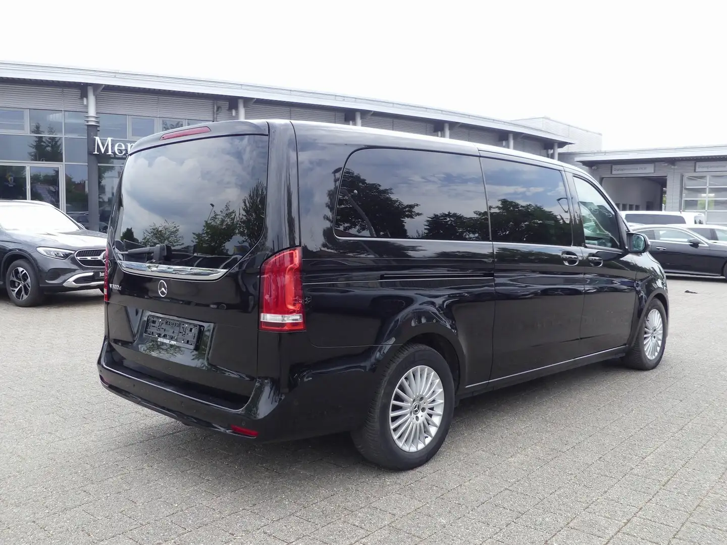 Mercedes-Benz V 300 d Edition Extralang DISTRONIC Navi Cam LED Schwarz - 2