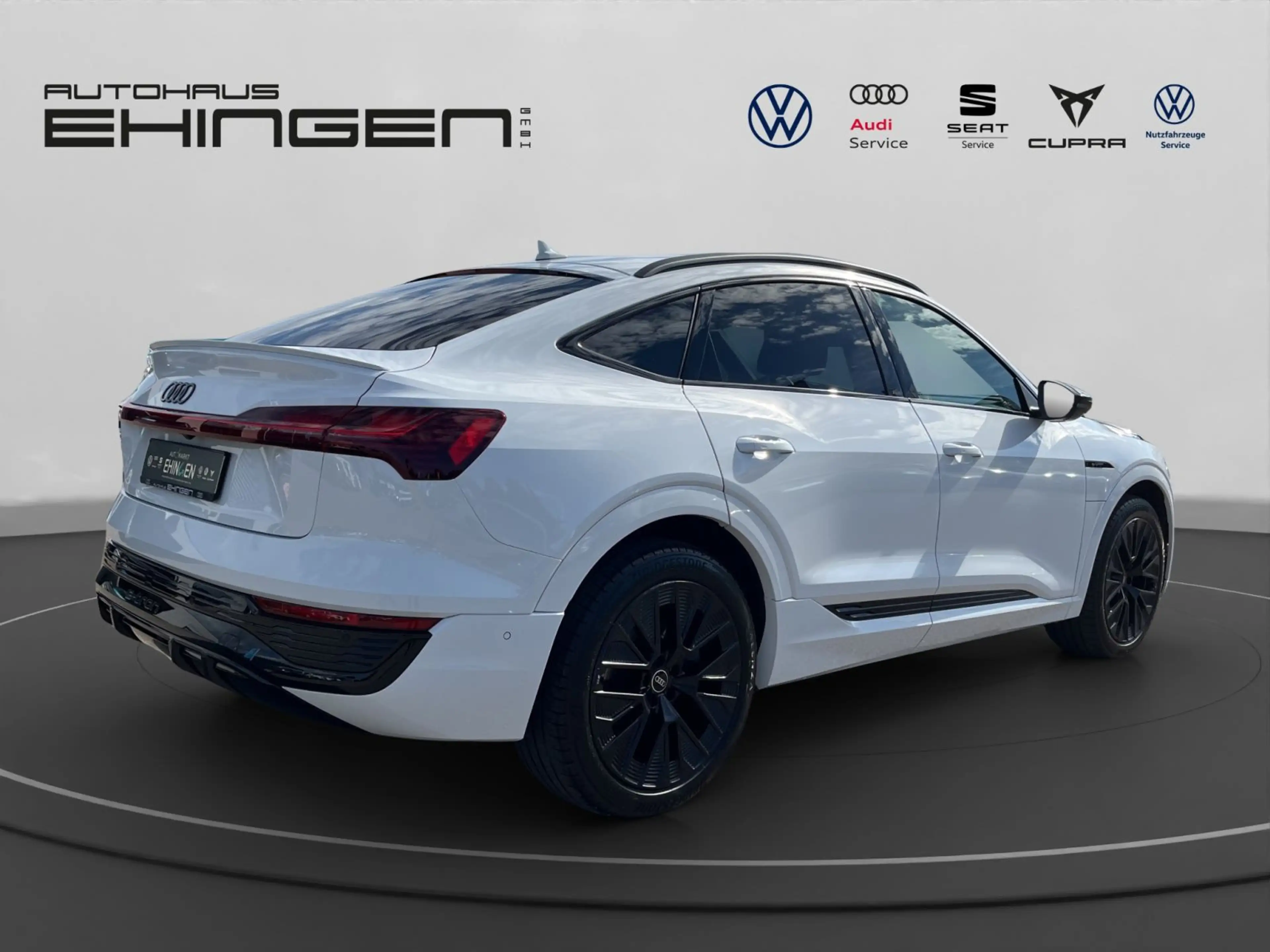 Audi Q8 e-tron Q8 e-tron Sportback S Line 300 Pano+AHK+Matrix+N — photo 7