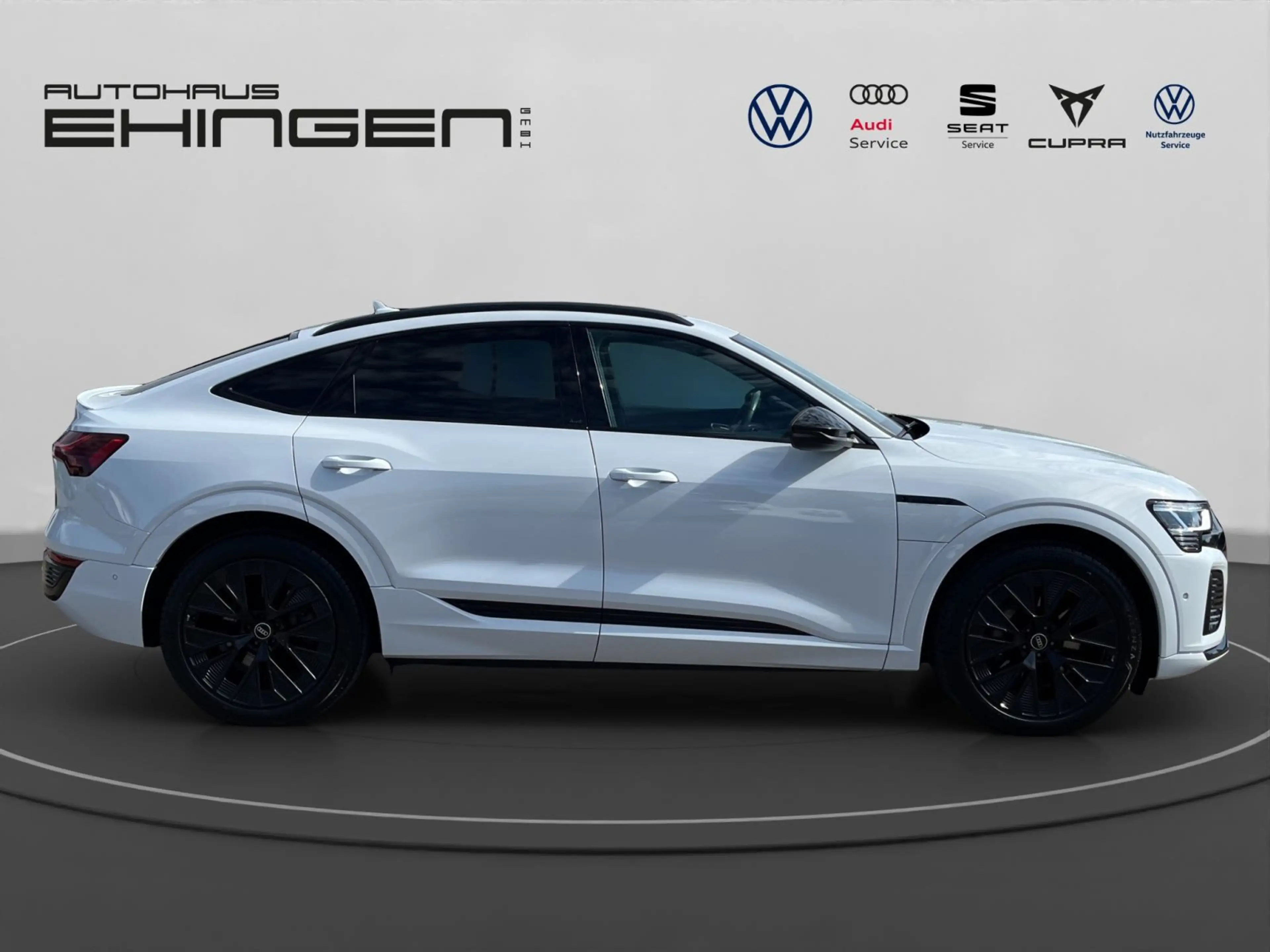 Audi Q8 e-tron Q8 e-tron Sportback S Line 300 Pano+AHK+Matrix+N — photo 5