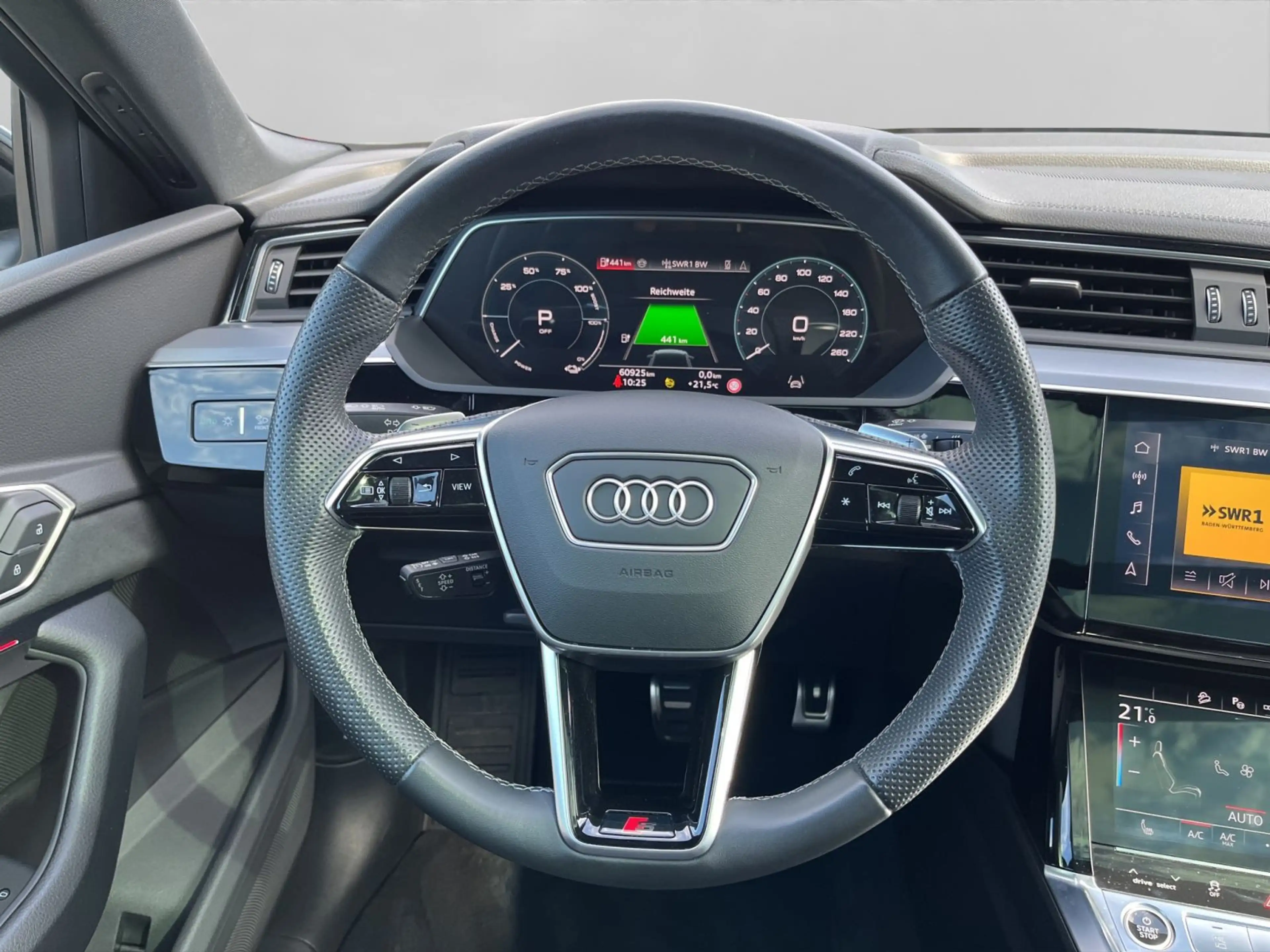 Audi Q8 e-tron Q8 e-tron Sportback S Line 300 Pano+AHK+Matrix+N — photo 15