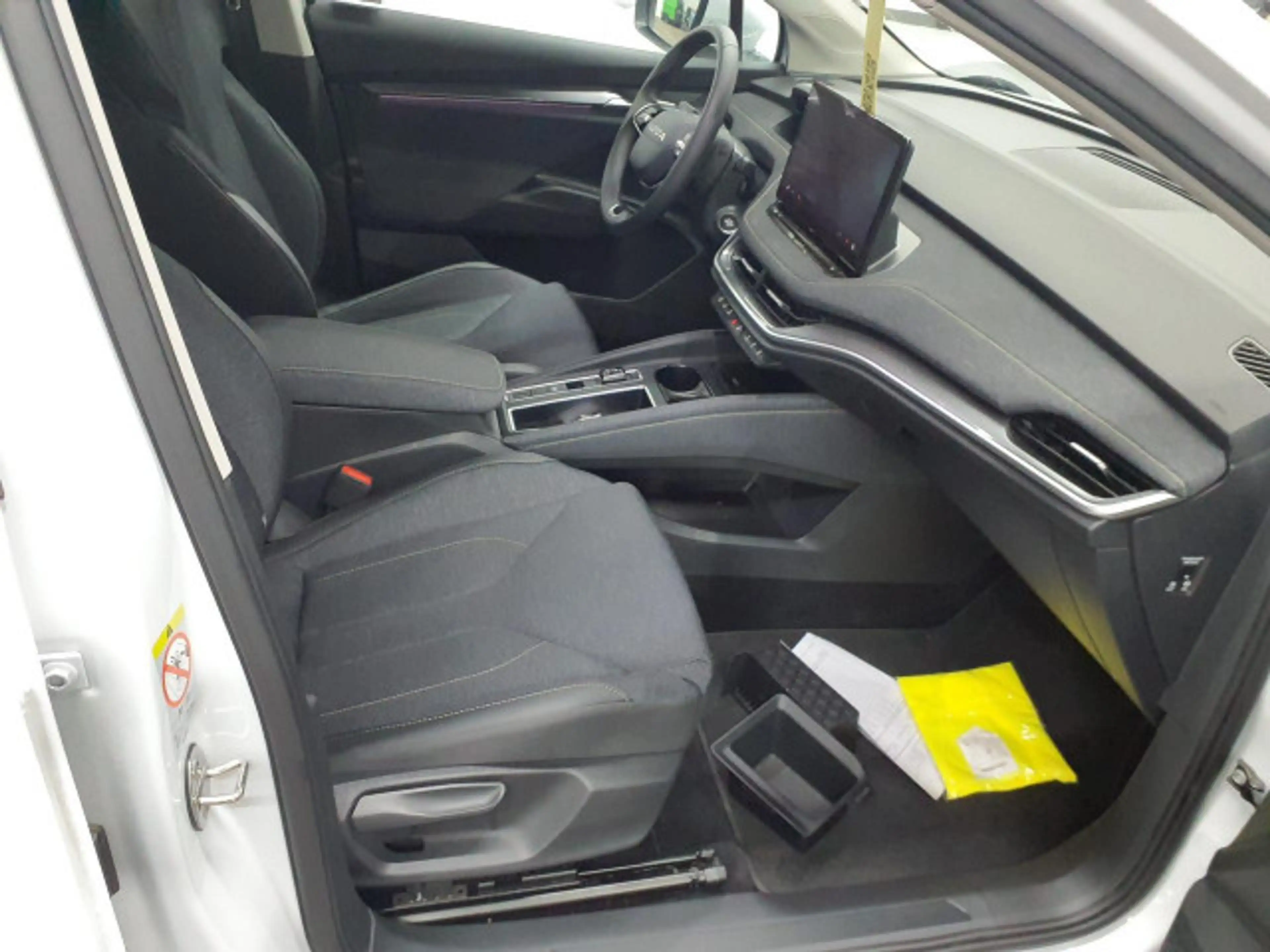 Skoda Elroq 85 LOFT AHK NAVI KAMERA SITZHZG — photo 5