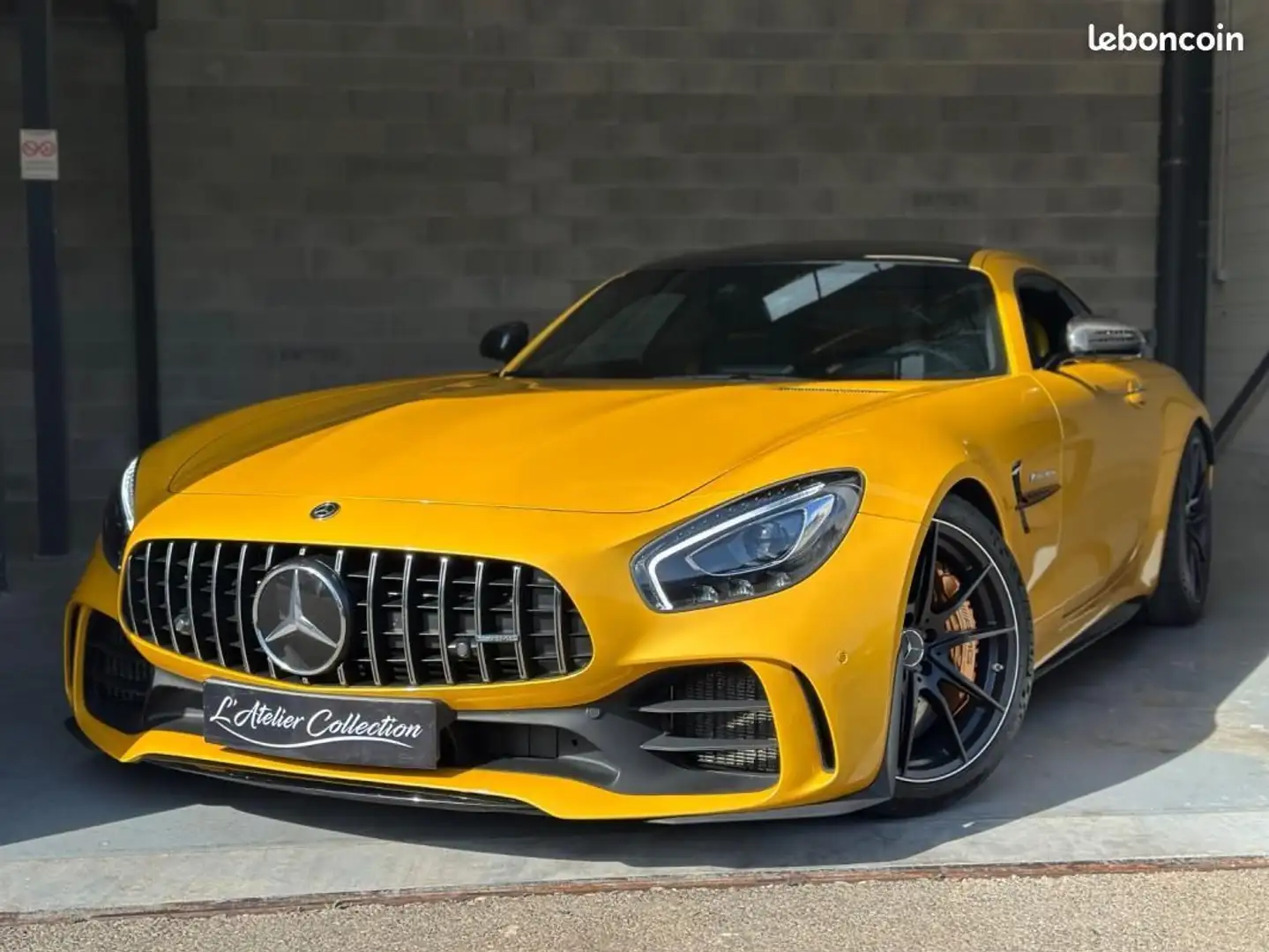 Mercedes-Benz AMG GT Mercedes Benz GTR 4.0l V8 bi-turbo Track Pack Toit Jaune - 1