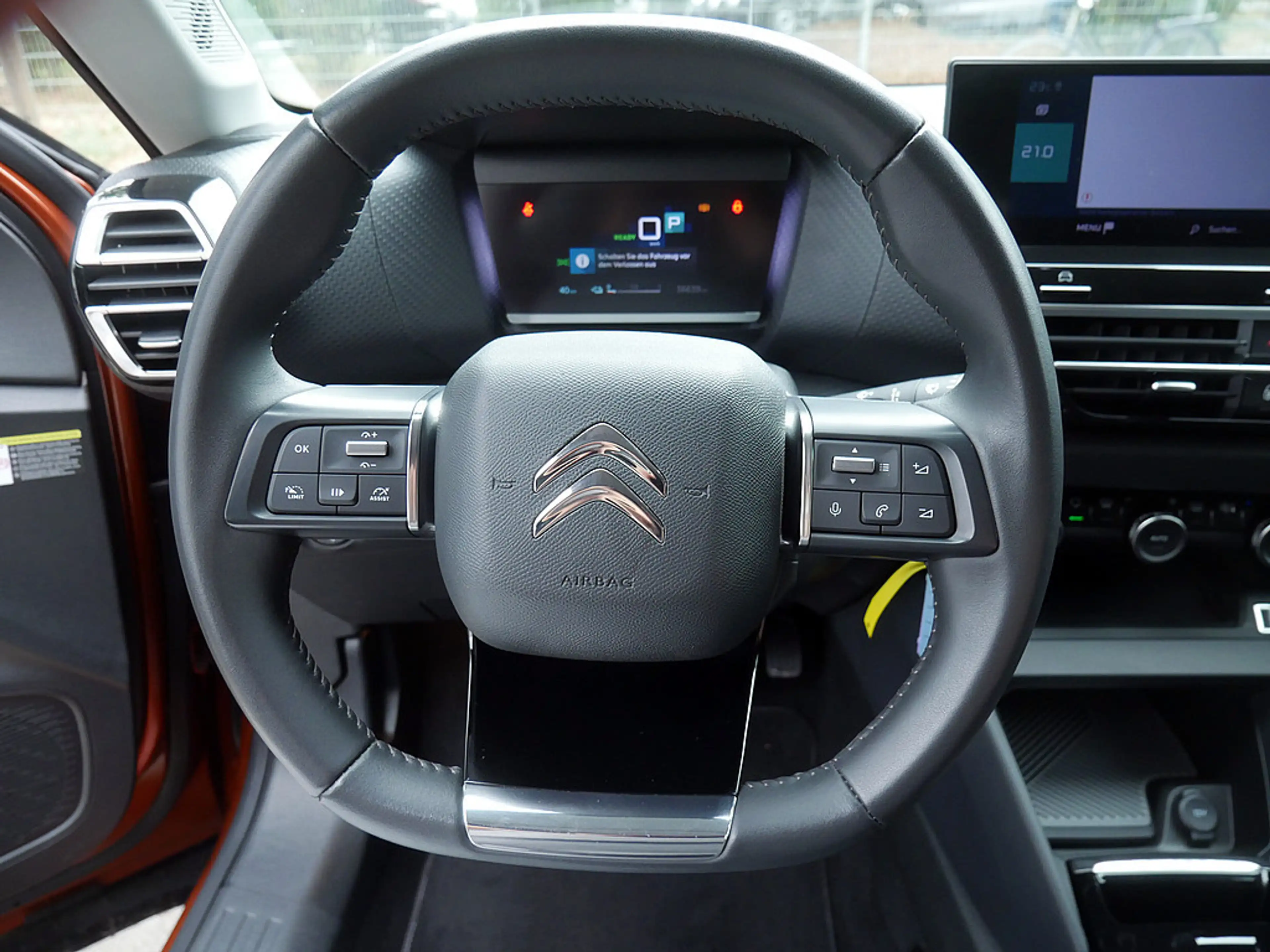 Citroen E-C4 Electric — photo 12