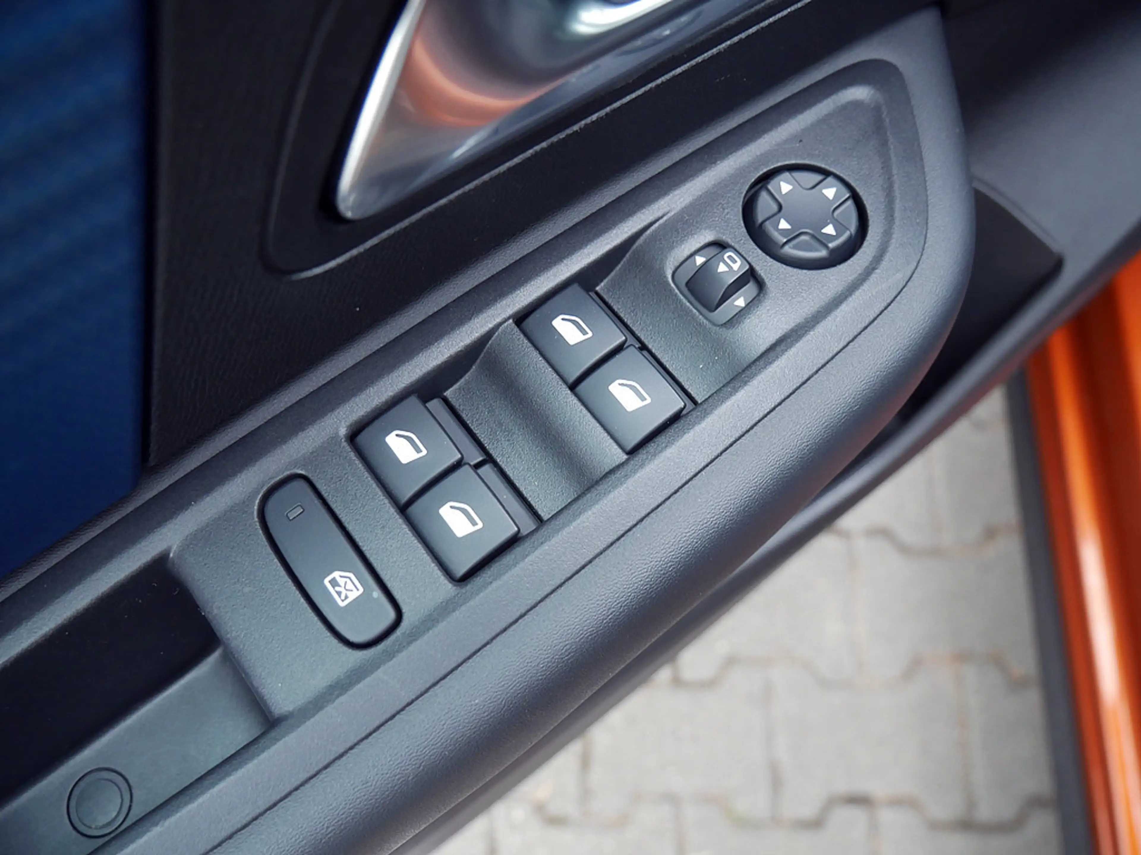 Citroen E-C4 Electric — photo 11