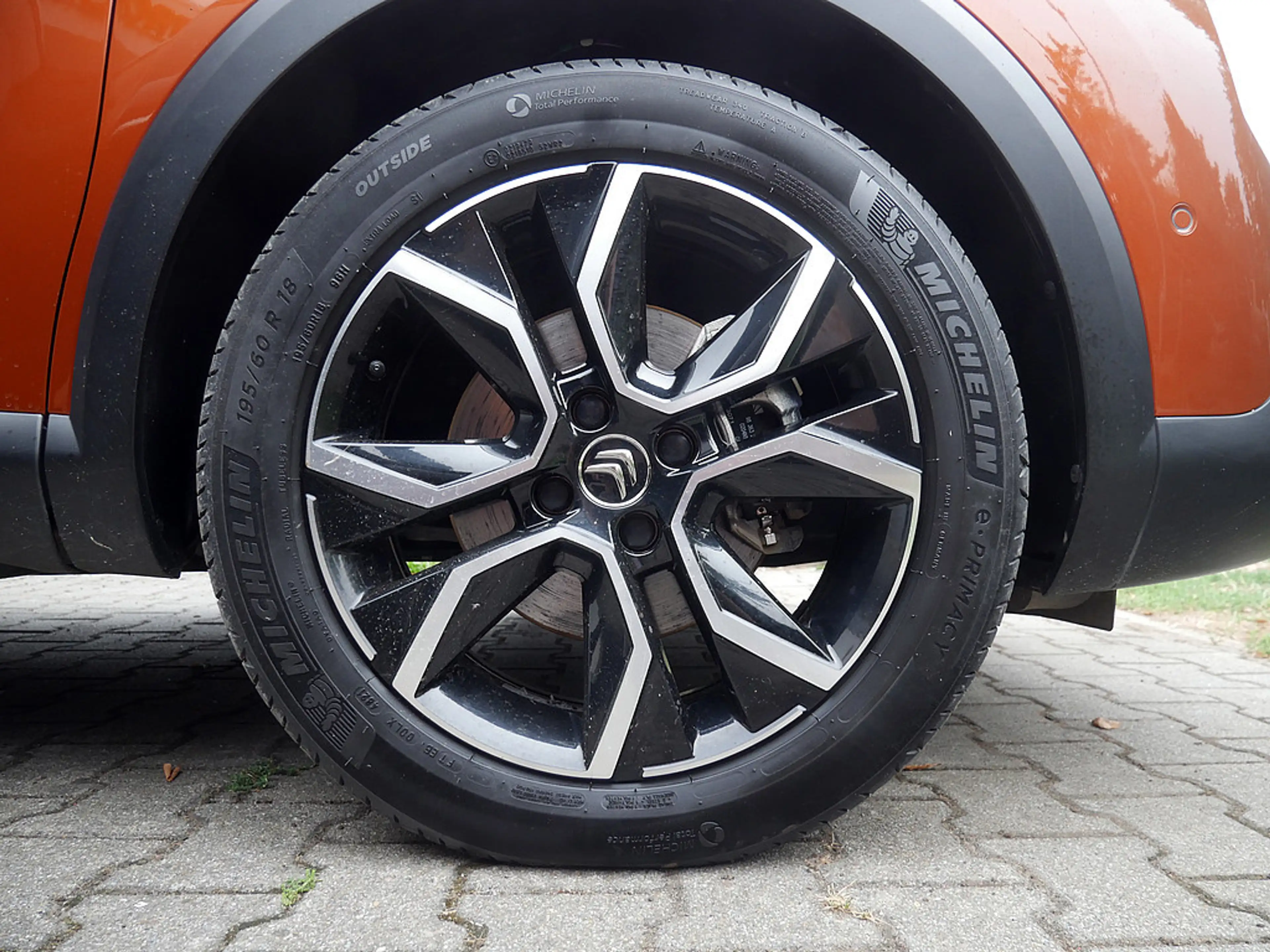 Citroen E-C4 Electric — photo 8
