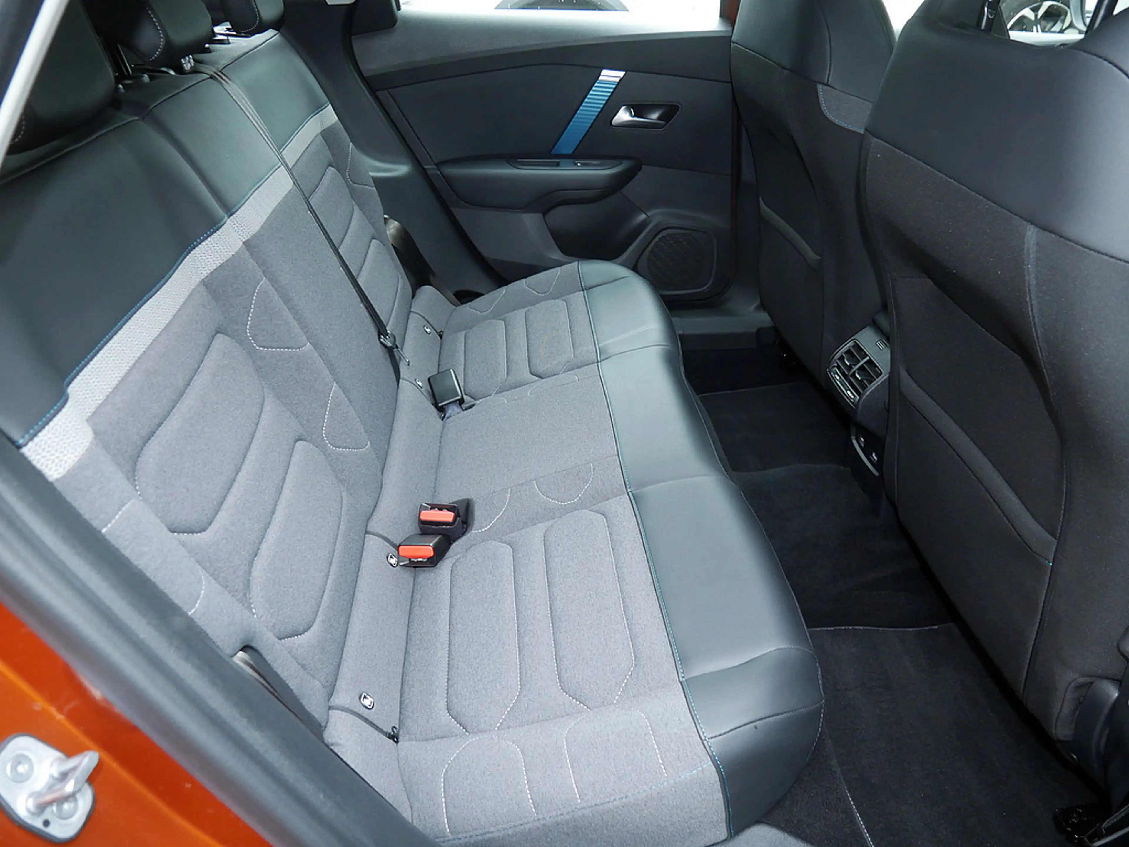 Citroen E-C4 Electric — photo 10