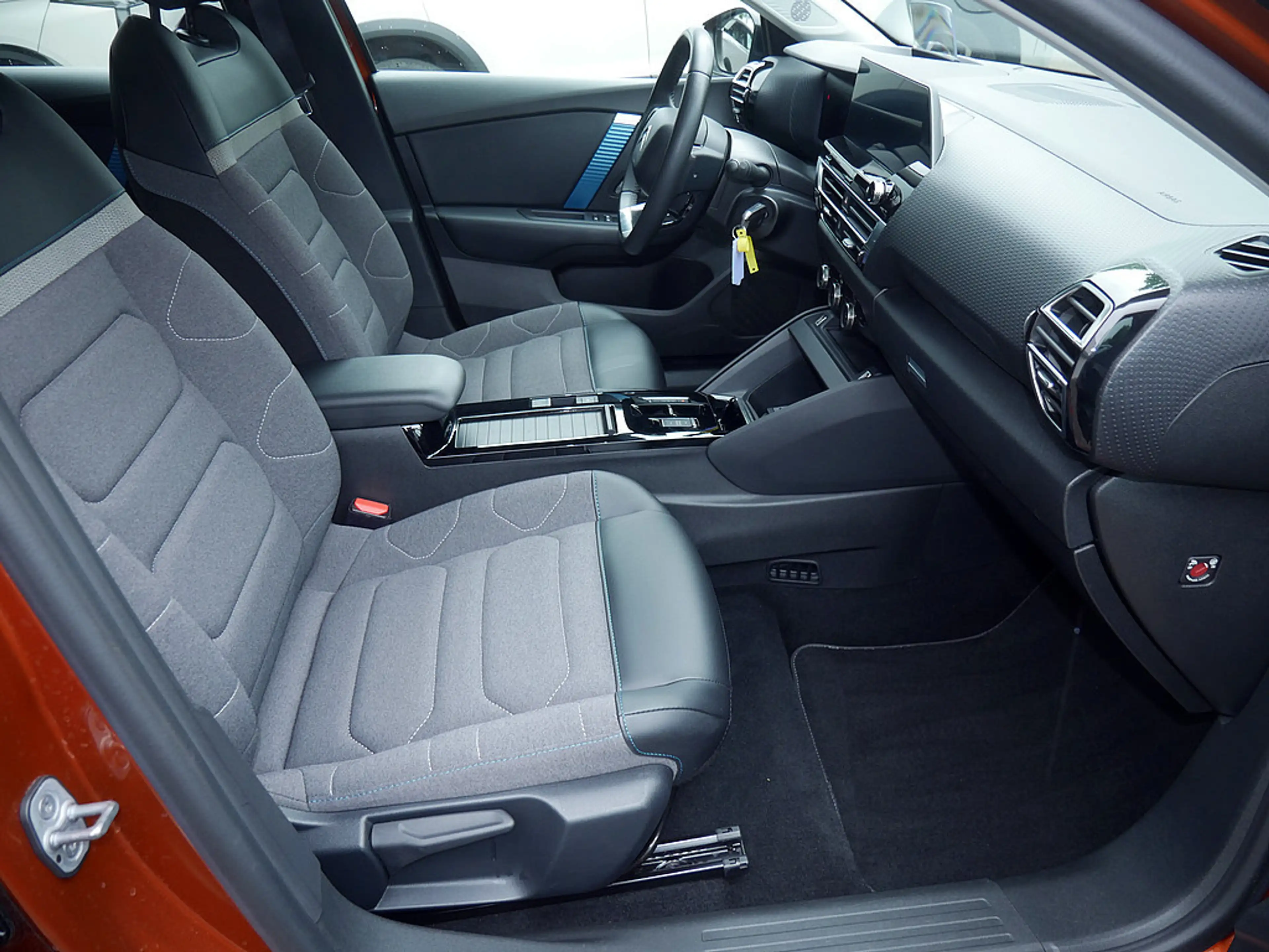 Citroen E-C4 Electric — photo 9