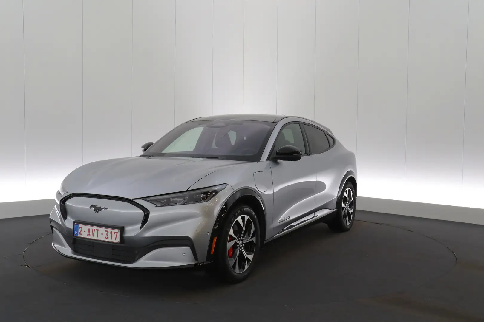 Ford Mustang Mach-E Extended Range 4WD Technology+ LEDER/CUIR LED GPS Argent - 1