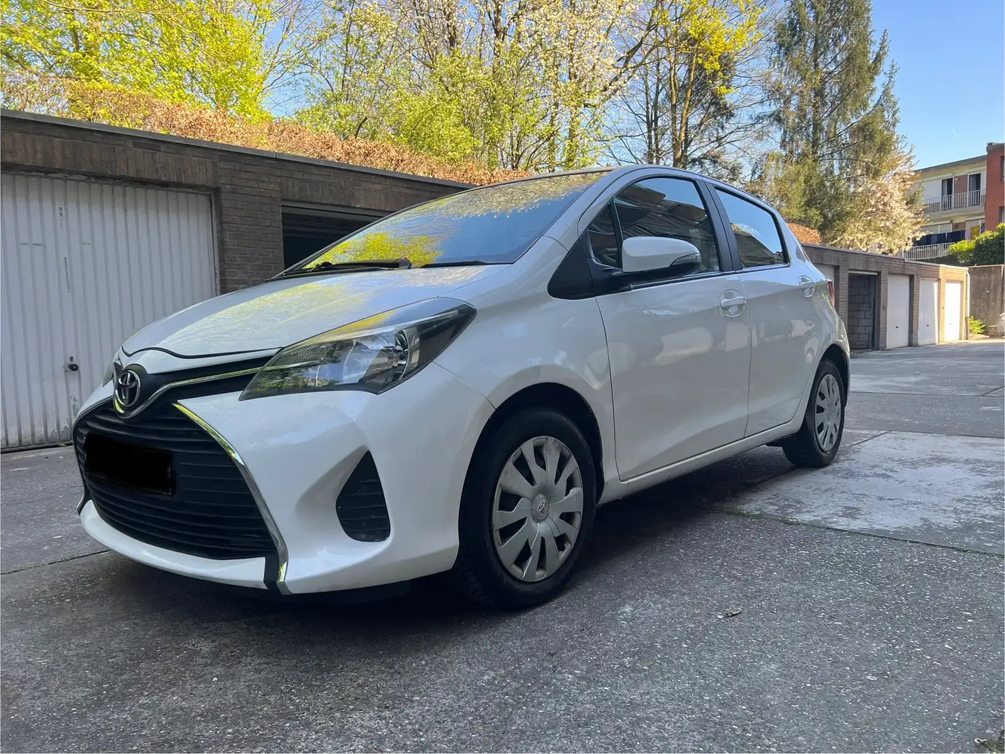 Toyota Yaris 1 Litre essence CLIME CAMERA DE RECUL Blanc - 1
