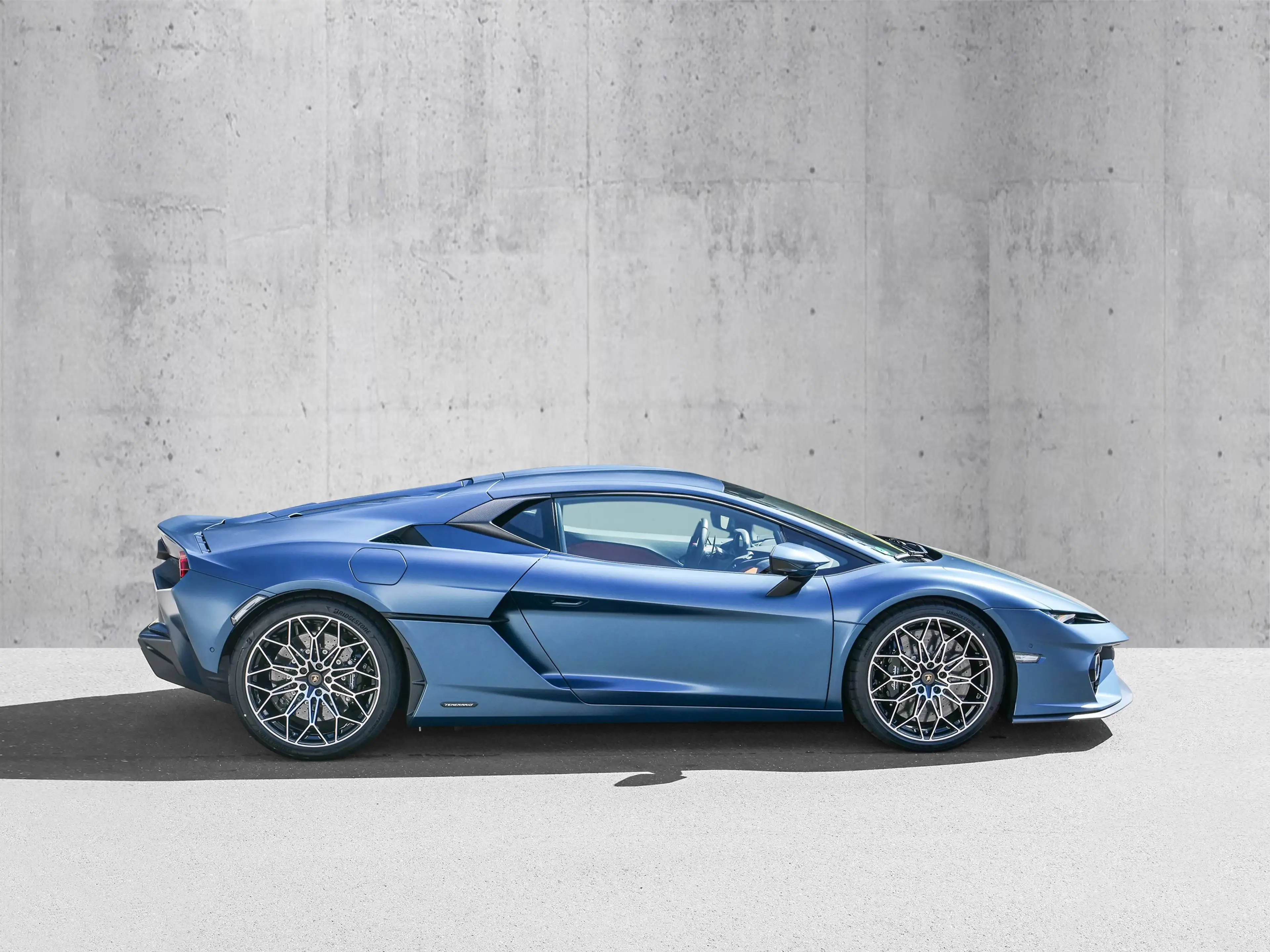 Lamborghini Temerario Blu Marinus Matt — photo 2
