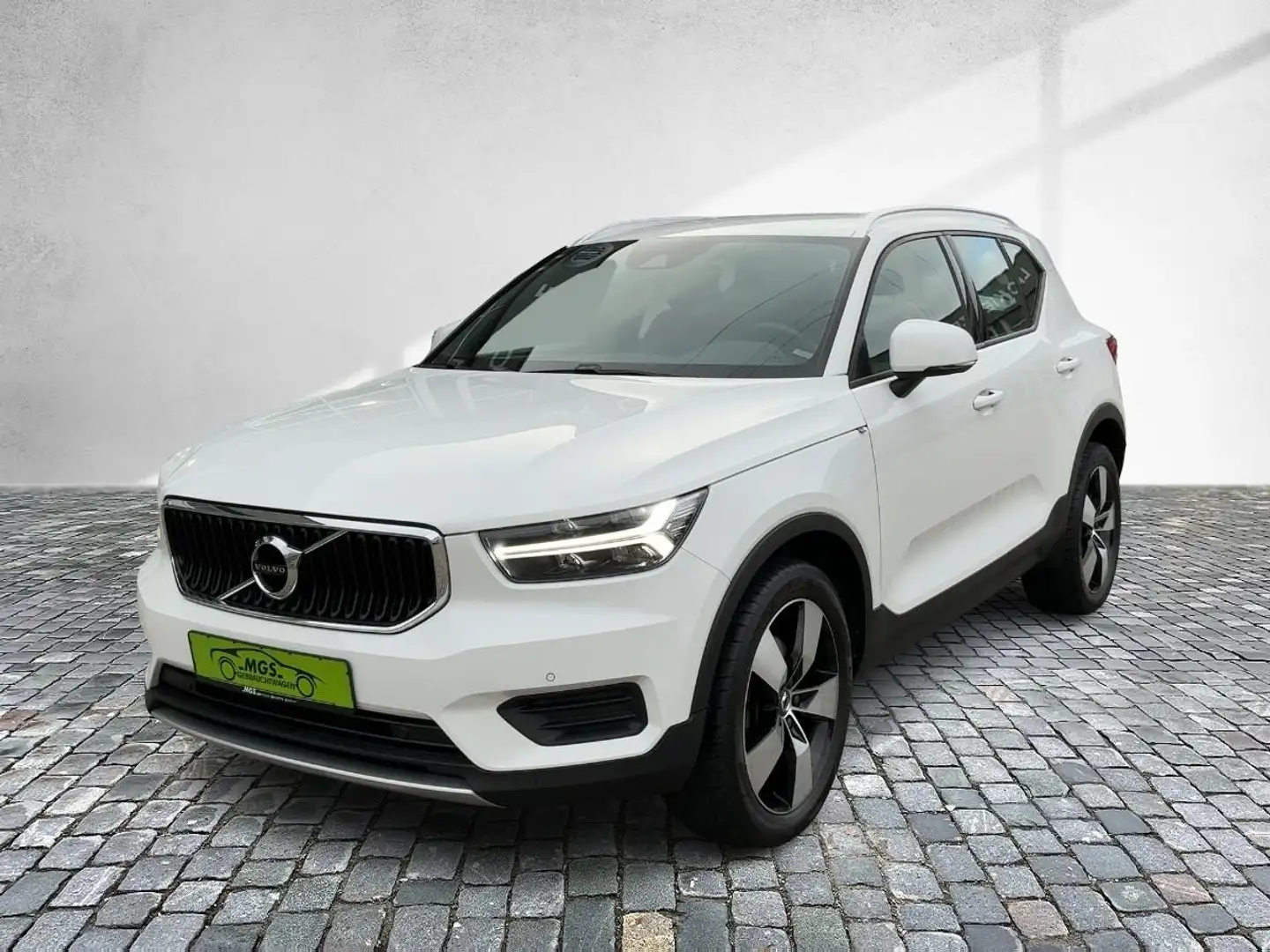 Volvo XC40 Momentum 2WD 2.0 16V Turbo FIS #ANDROID Weiß - 2