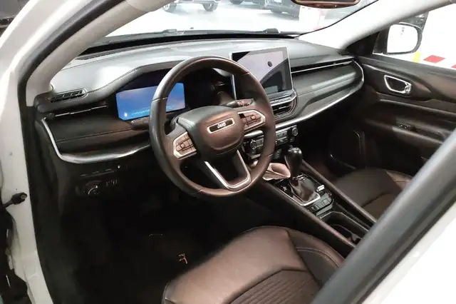 Jeep Compass view 5