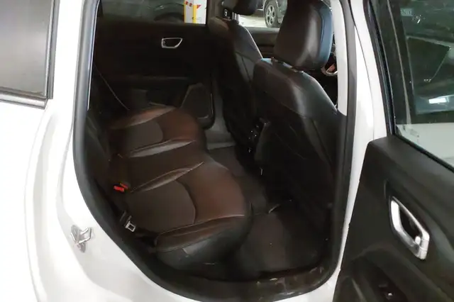 Jeep Compass view 6