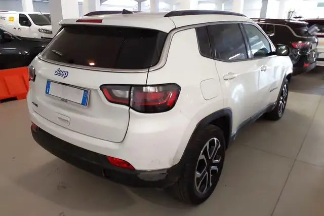 Jeep Compass view 4