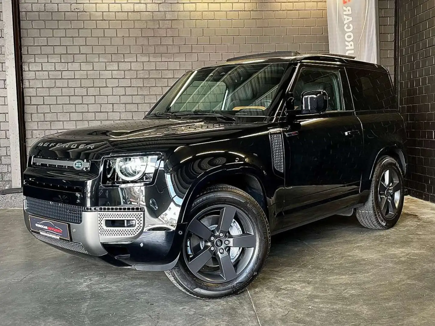 Land Rover Defender 90 D300 X-Dynamic HSE Noir - 1