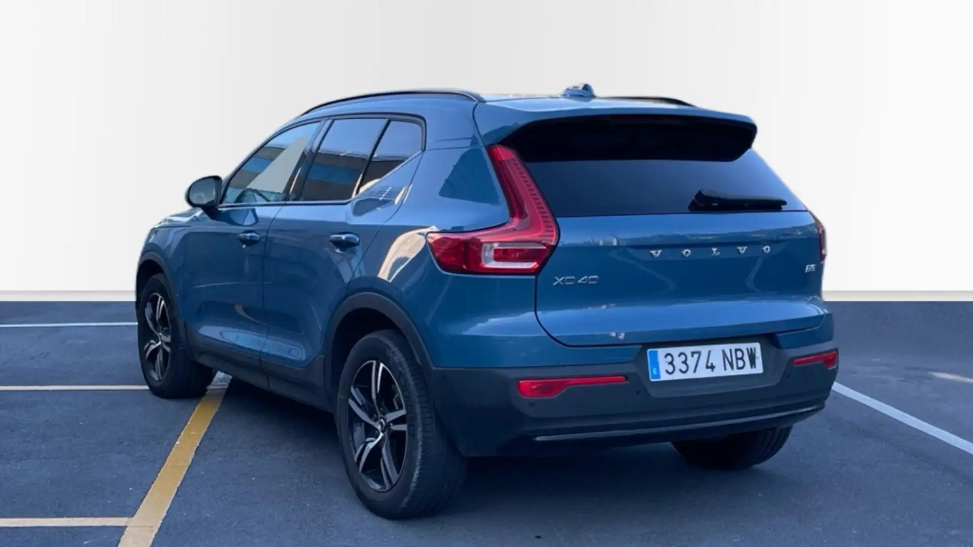 Volvo XC40 2.0 B3 PLUS DARK AUTO 5P - 2