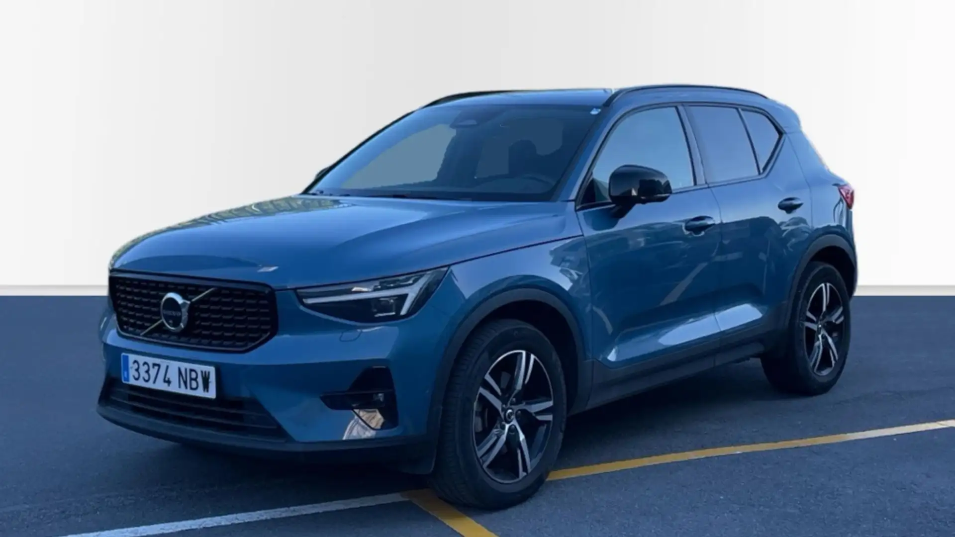 Volvo XC40 2.0 B3 PLUS DARK AUTO 5P - 1