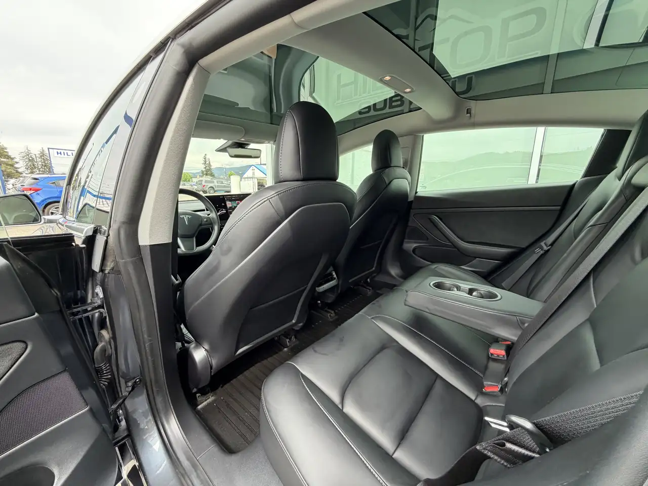 Tesla Model 3 снимка Tesla Model 3