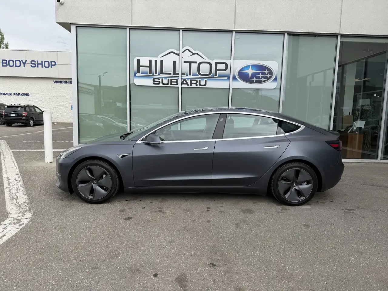 Tesla Model 3 снимка Tesla Model 3