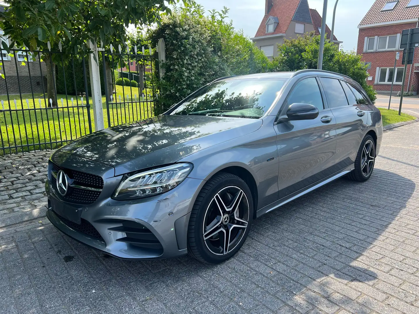 Mercedes-Benz C 300 e Break AMG Hybride Gris - 2