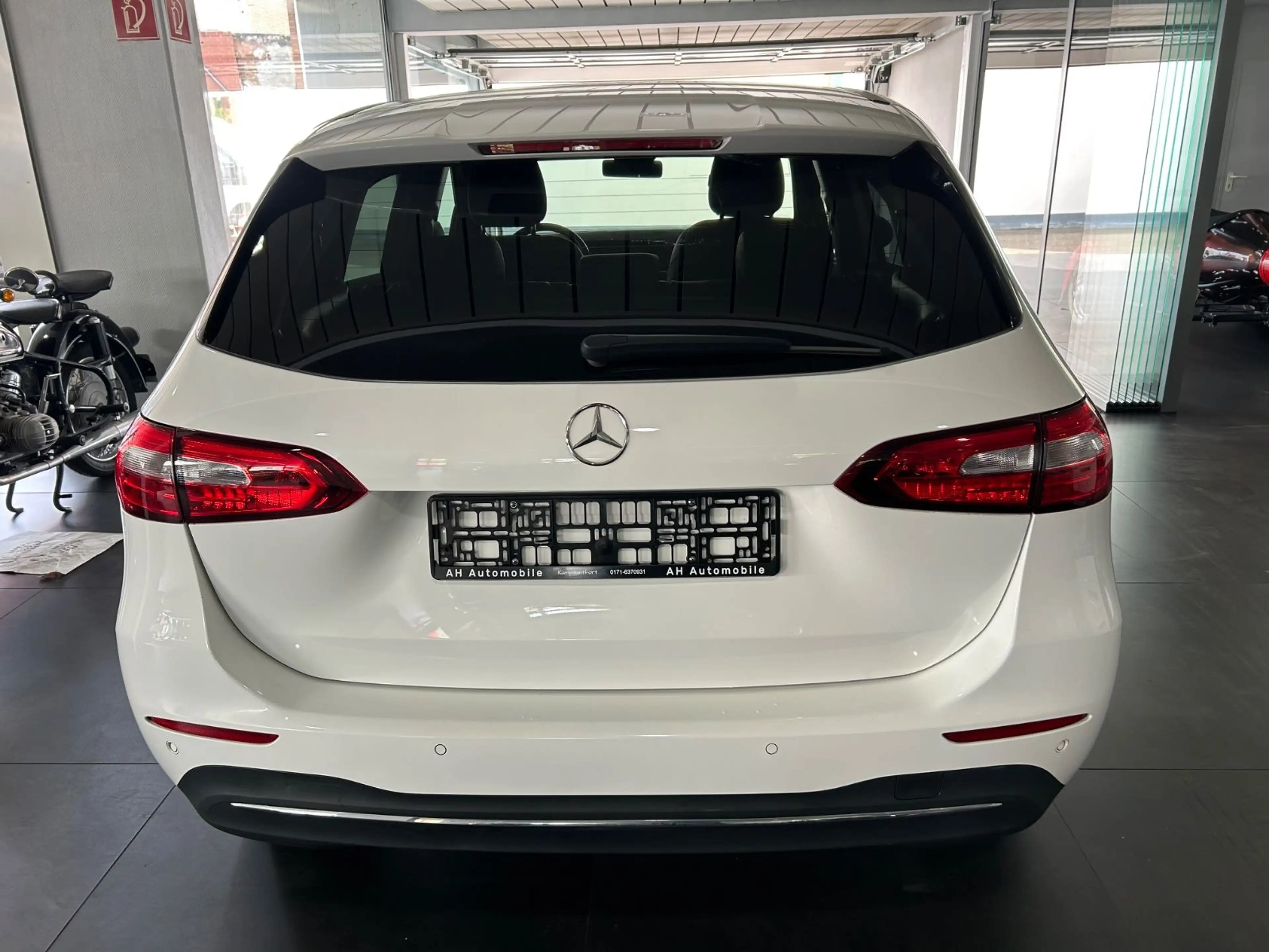 Mercedes-Benz B 200 d Automatik Sport Navi Leder Memory 360 cam — photo 5