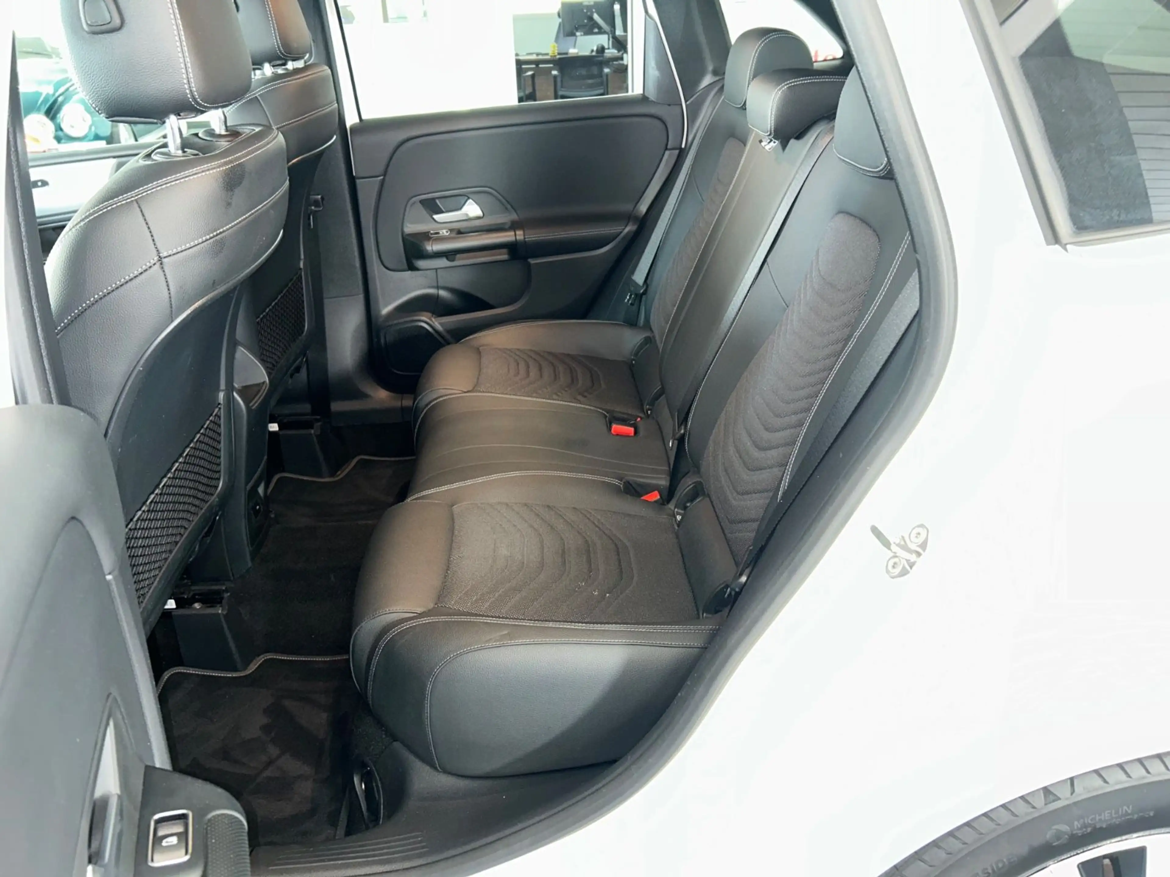 Mercedes-Benz B 200 d Automatik Sport Navi Leder Memory 360 cam — photo 7