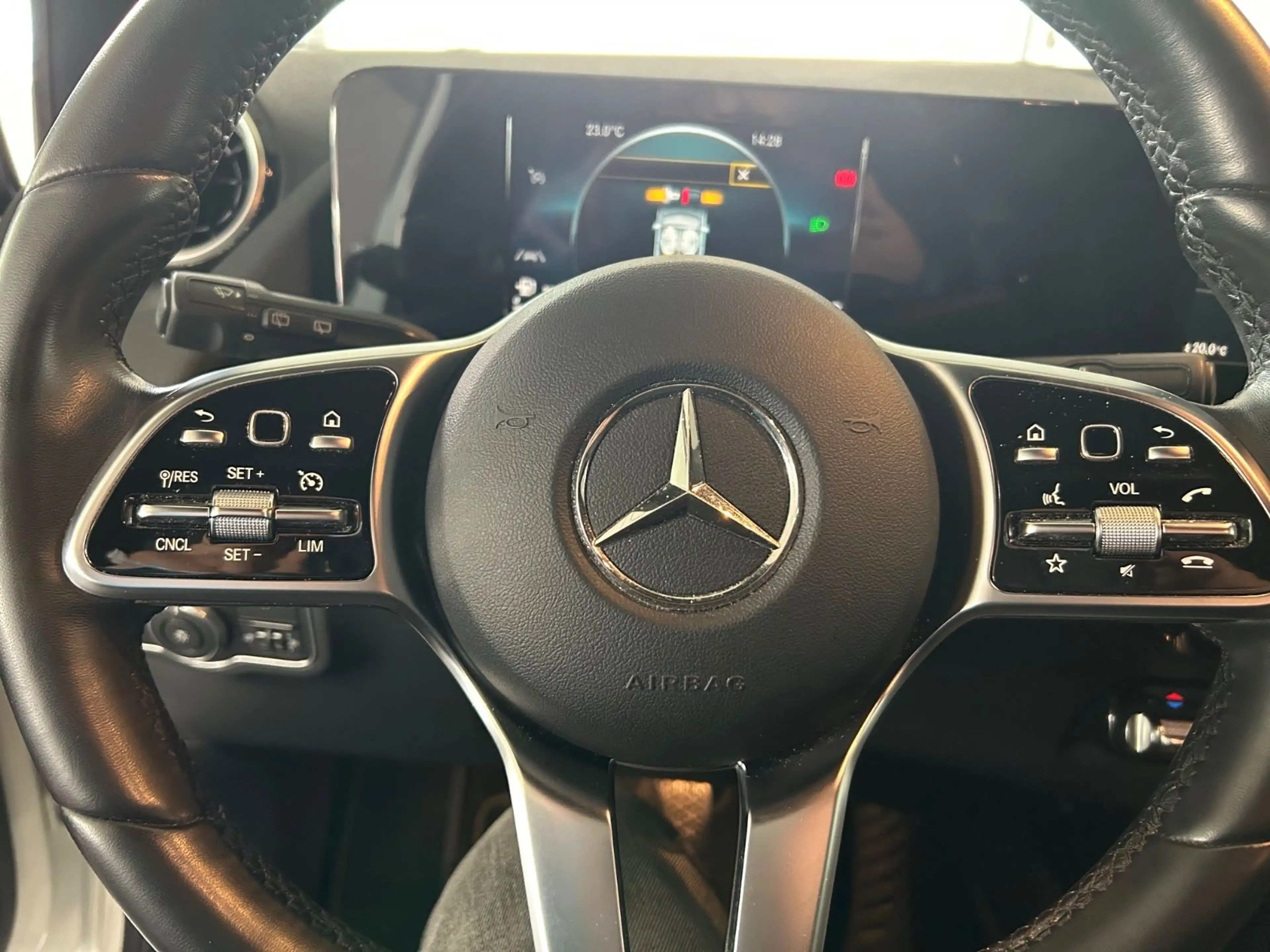 Mercedes-Benz B 200 d Automatik Sport Navi Leder Memory 360 cam — photo 11