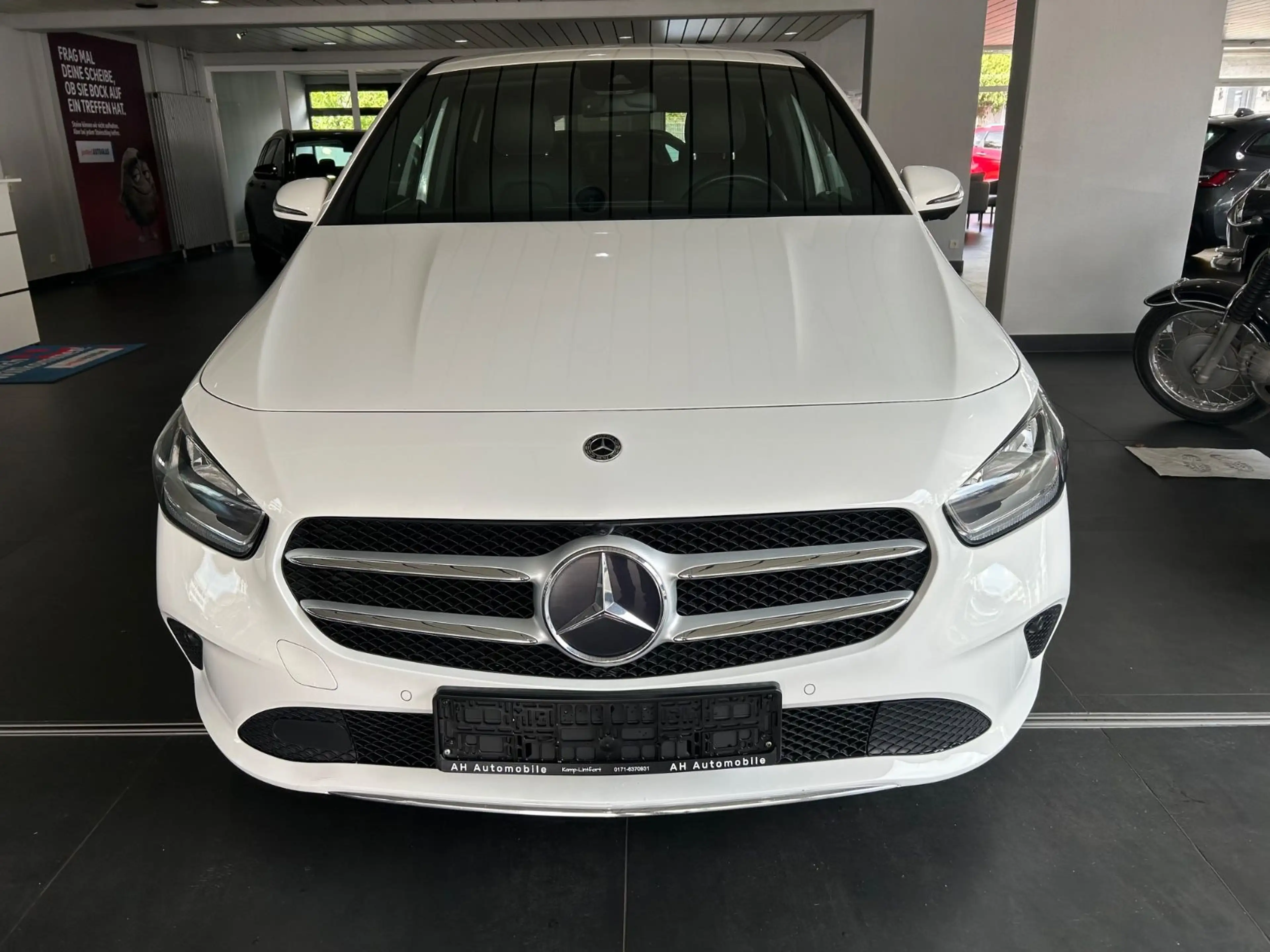 Mercedes-Benz B 200 d Automatik Sport Navi Leder Memory 360 cam — photo 2