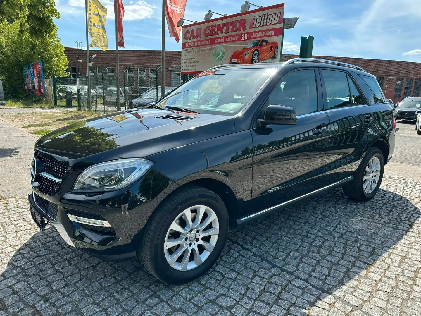 Mercedes-Benz ML 350 CDI BlueTec Zwart - 1