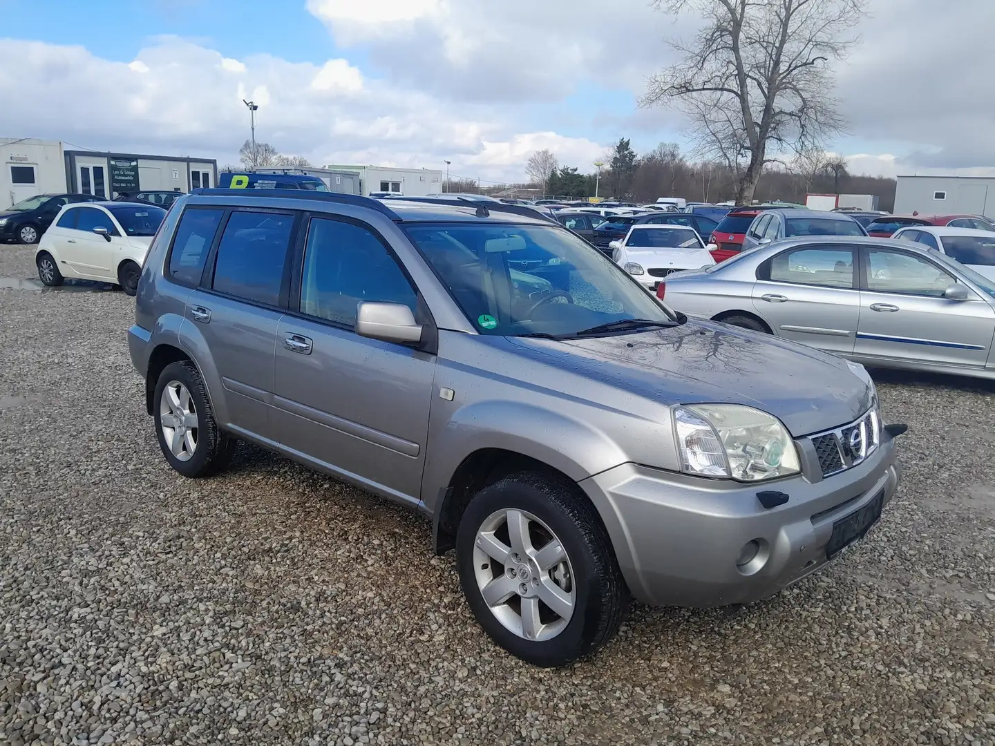 Nissan X-Trail 2.5 4x4 -LEDER*Anhängerkupplung*wenigKM*TÜV* Verde - 1