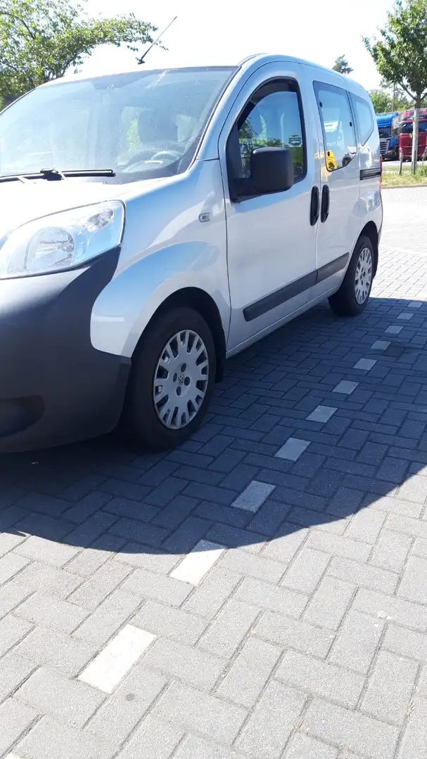 Peugeot Bipper Silber - 1