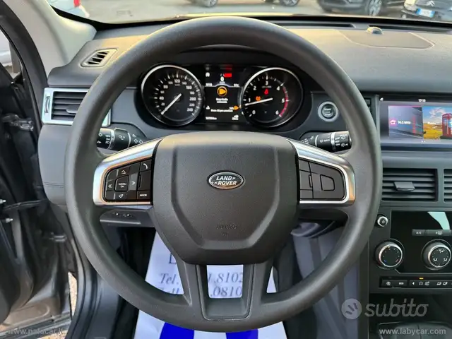 Land Rover Discovery Sport view 15