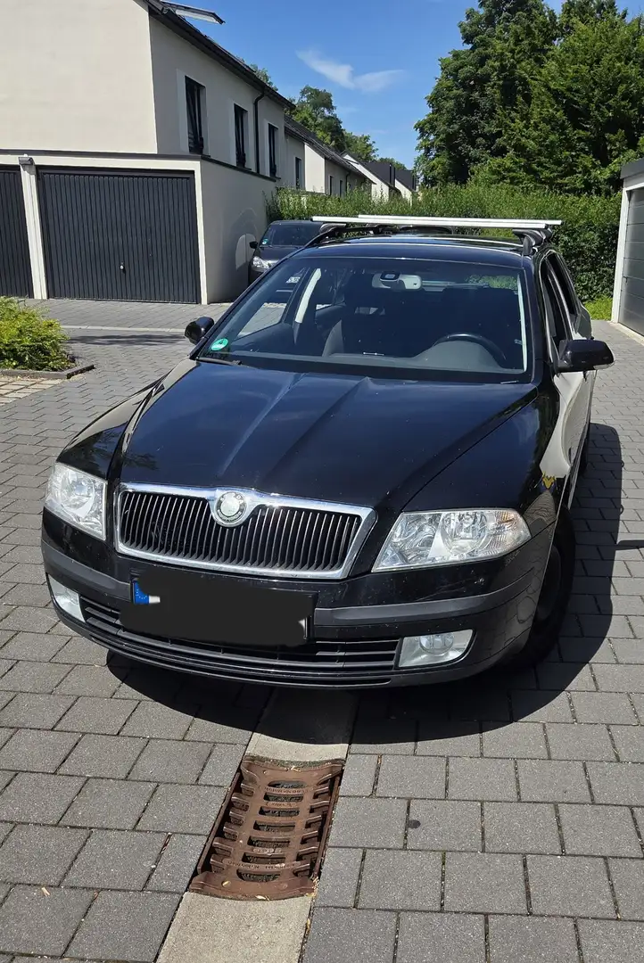 Skoda Octavia Elegance Schwarz - 1