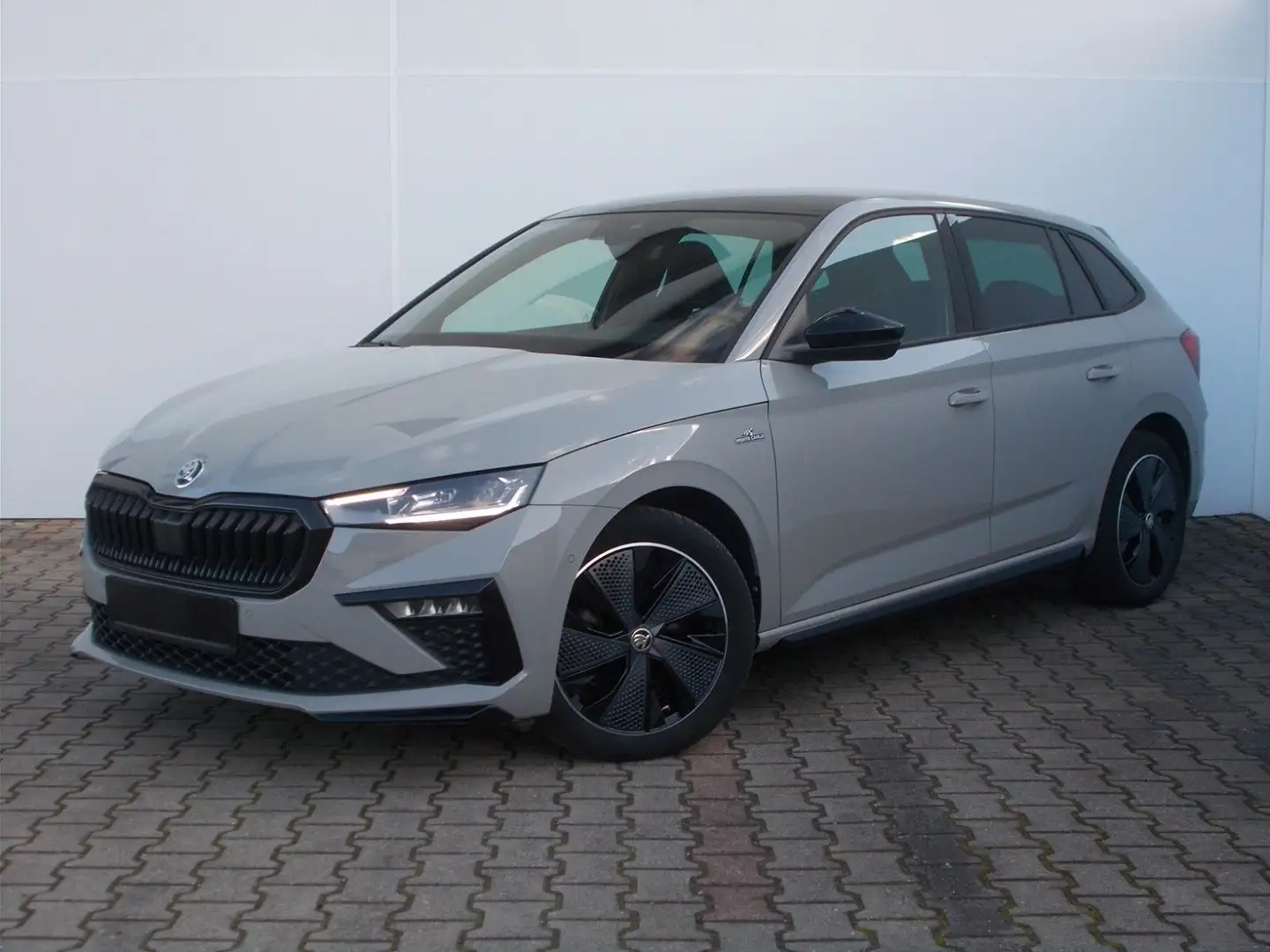 Skoda Scala 1.5 TSI DSG Monte Carlo mit vielen Extras Gris - 2
