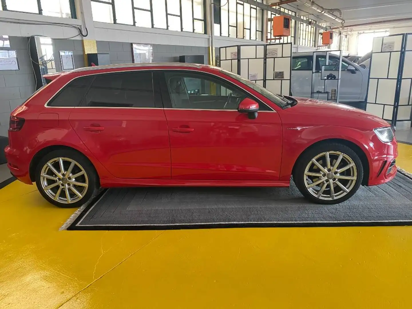 Audi A3 1.4 tfsi e-tron Ambition 150cv s-tronic Rouge - 2