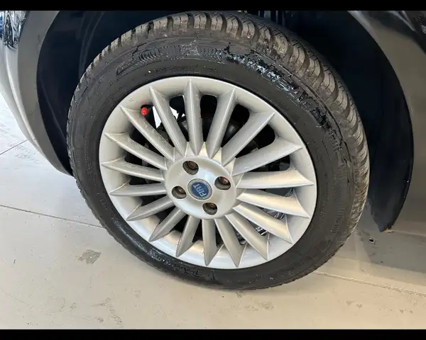 Fiat Grande Punto view 5