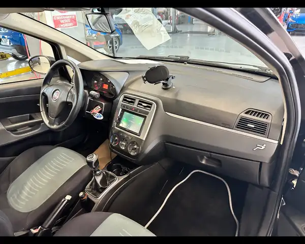 Fiat Grande Punto view 14