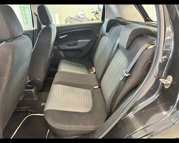 Fiat Grande Punto view 15