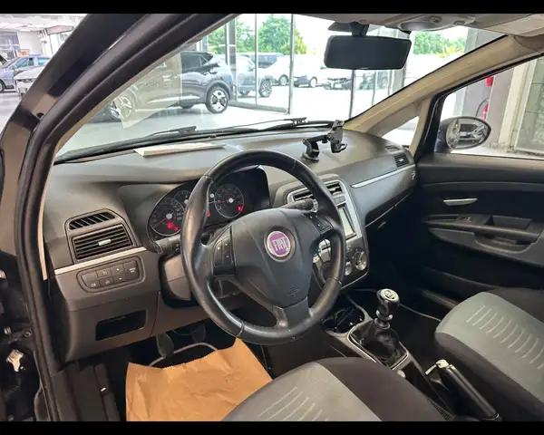 Fiat Grande Punto view 10