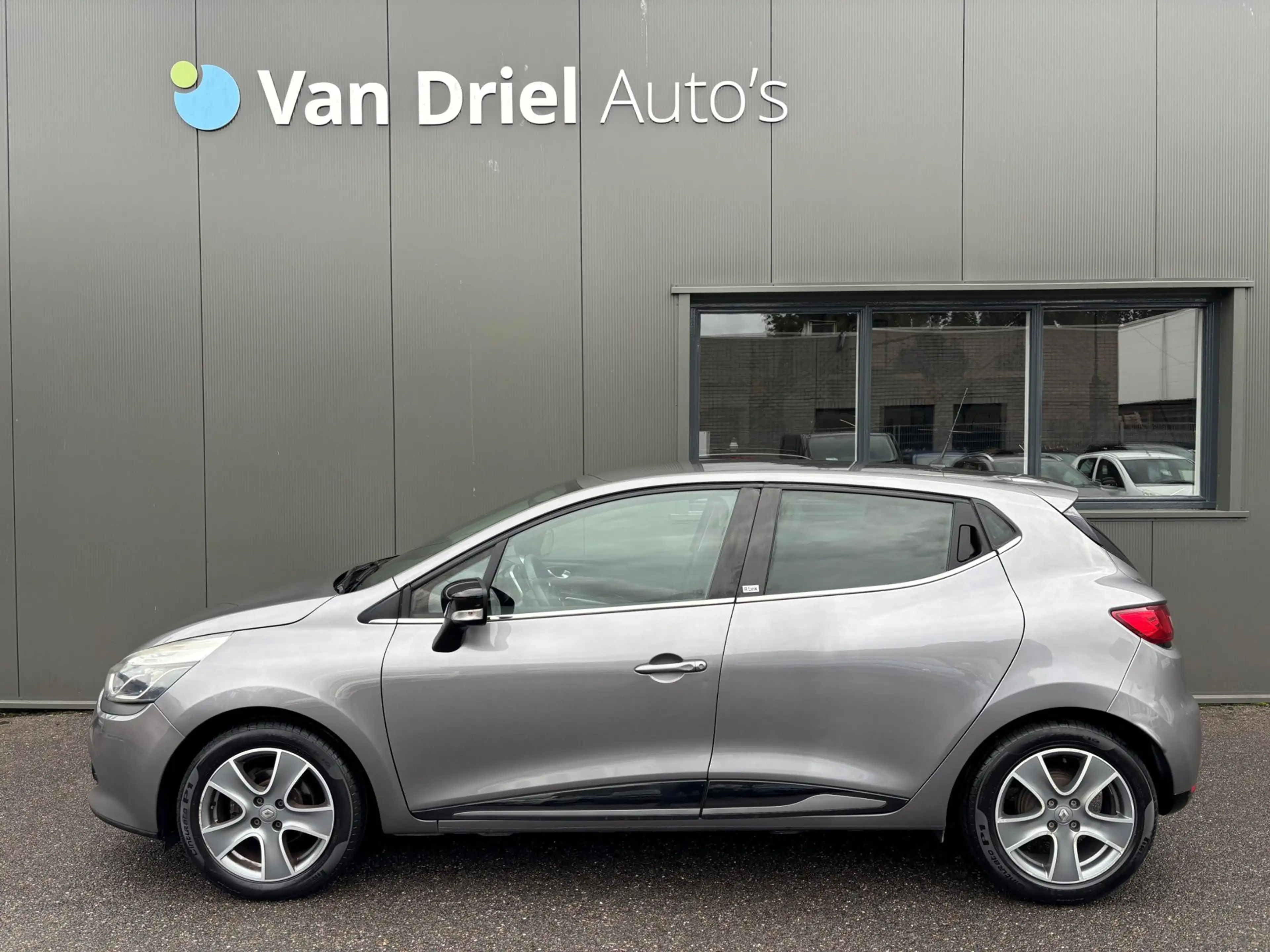 Renault Clio TCe 90 Night&Day / RLink Navigatie / Parkeersensor — photo 3