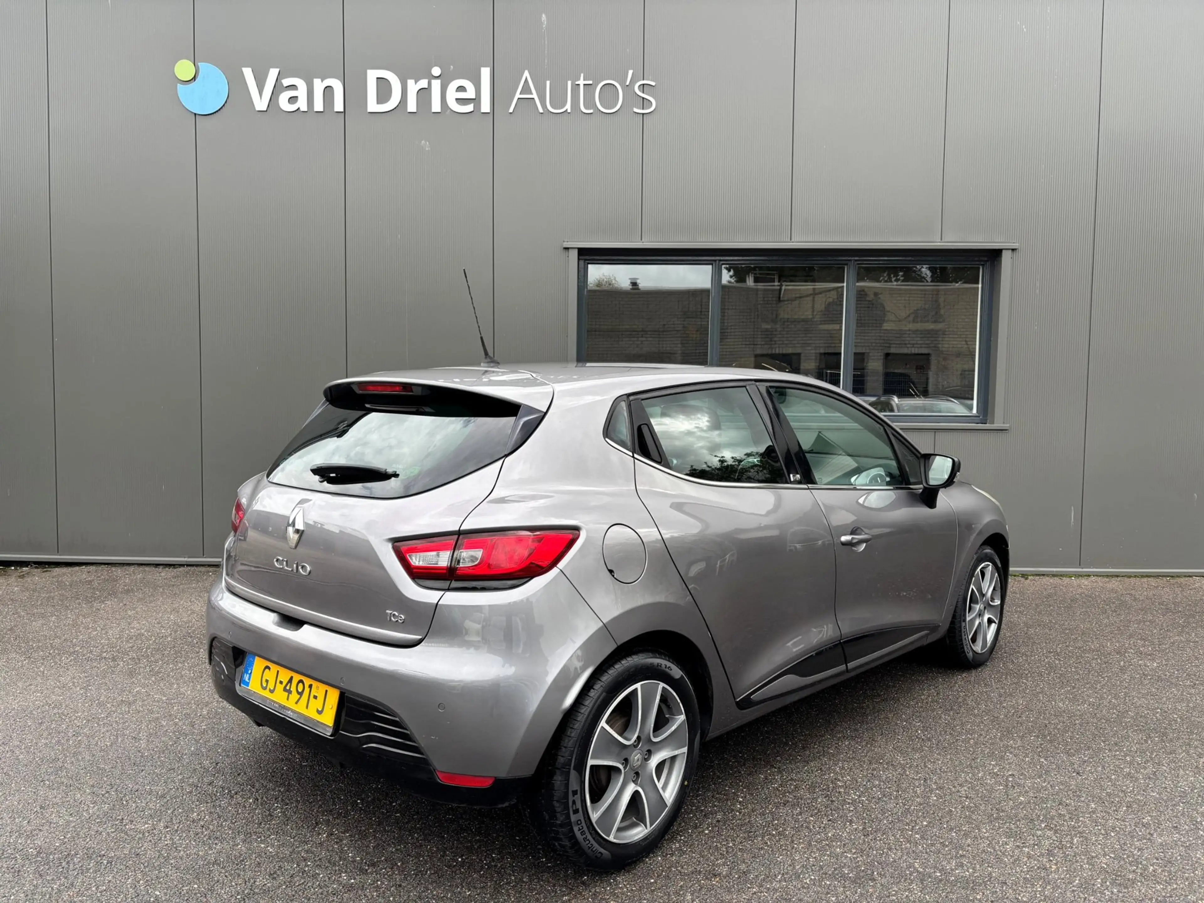 Renault Clio TCe 90 Night&Day / RLink Navigatie / Parkeersensor — photo 2