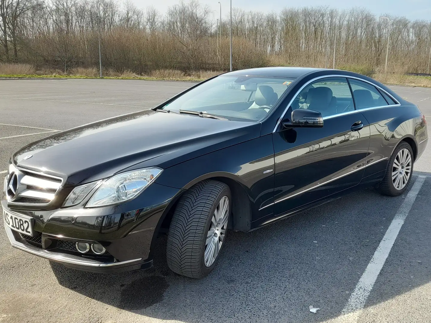Mercedes-Benz E 200 E 200 CGI Coupe BlueEFFICIENCY Automatik Avantgard Zwart - 1