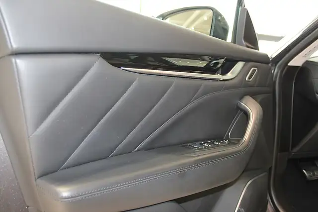 Maserati Levante GTS Q4 **Traumhafte Ausstattung** Ansicht 17