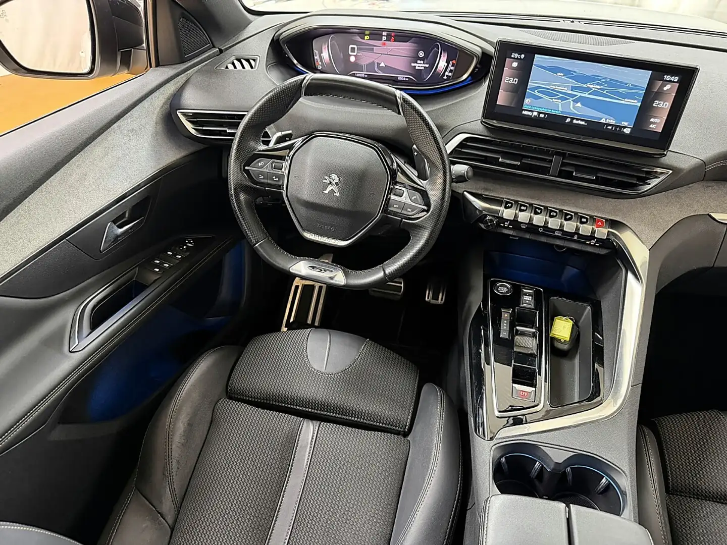 Peugeot 3008 BlueHDi 130 S&S EAT8 GT Weiß - 2