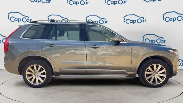 Volvo XC90 view 4