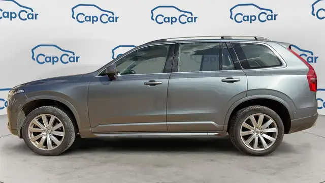 Volvo XC90 view 2