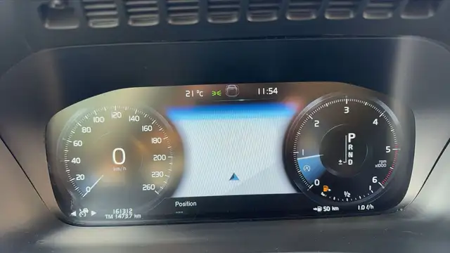Volvo XC90 view 12