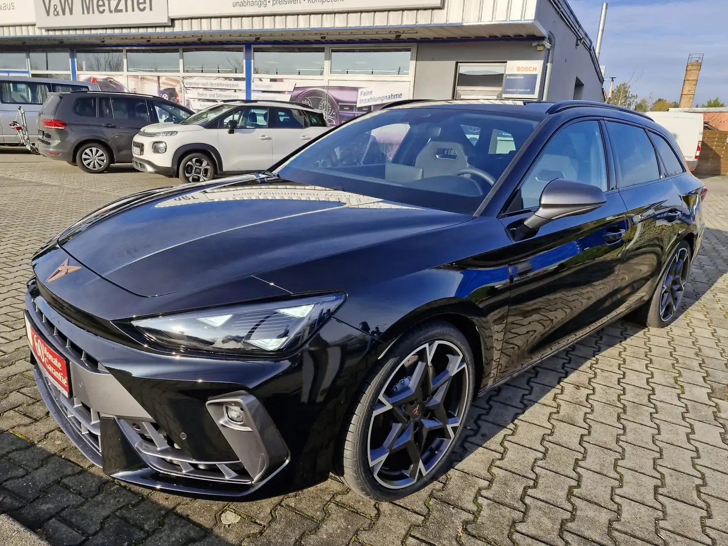 CUPRA Leon 2.0 TSI 245 kW 4Drive VZ Schwarz - 1